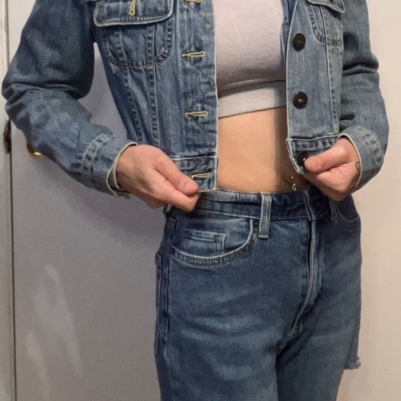 Old Navy Cropped Jean Jacket - Picture 2 of 3
